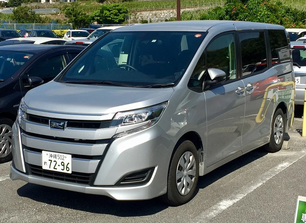 Silver Toyota Noah