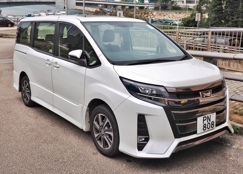 White toyota Noah