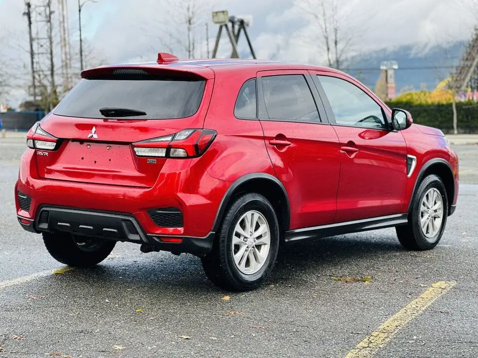 2021 Mitsubishi RVR Right Hand View