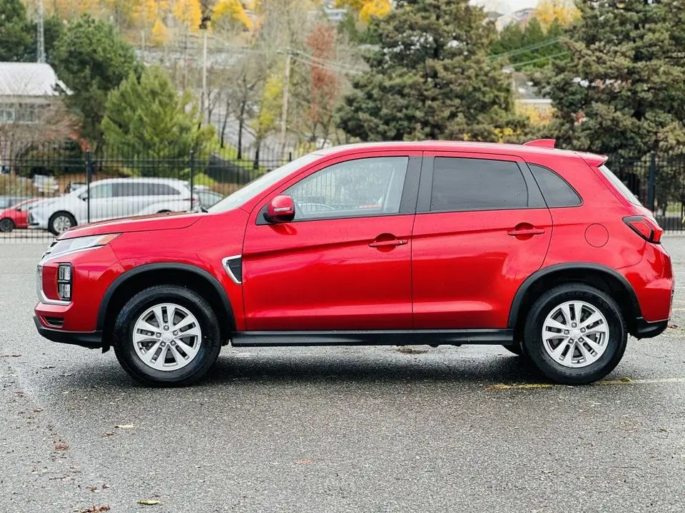 2021 Mitsubishi RVR Left Hand View