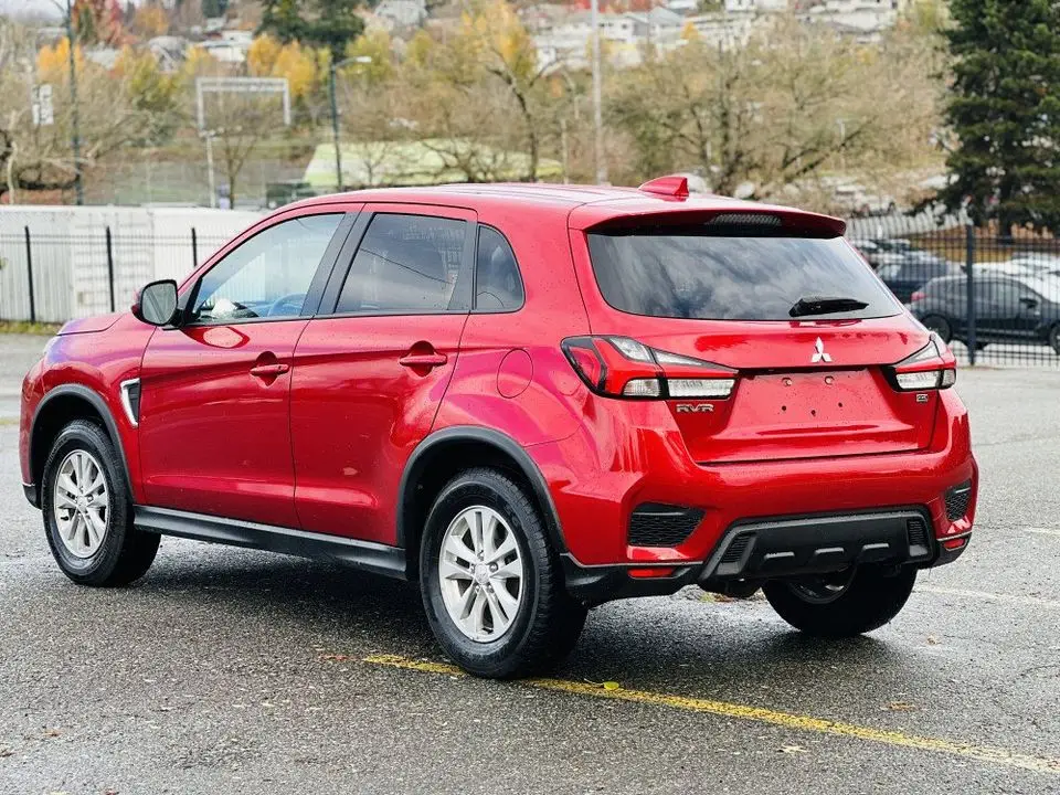 2021 Mitsubishi RVR Left Hand View