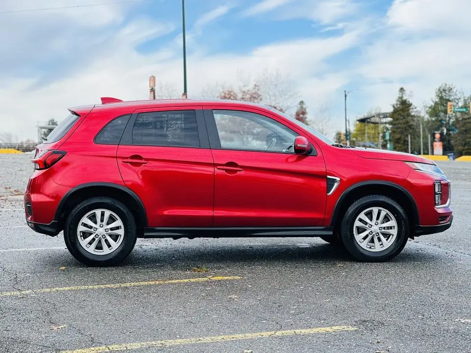 2021 Mitsubishi RVR Right Hand View